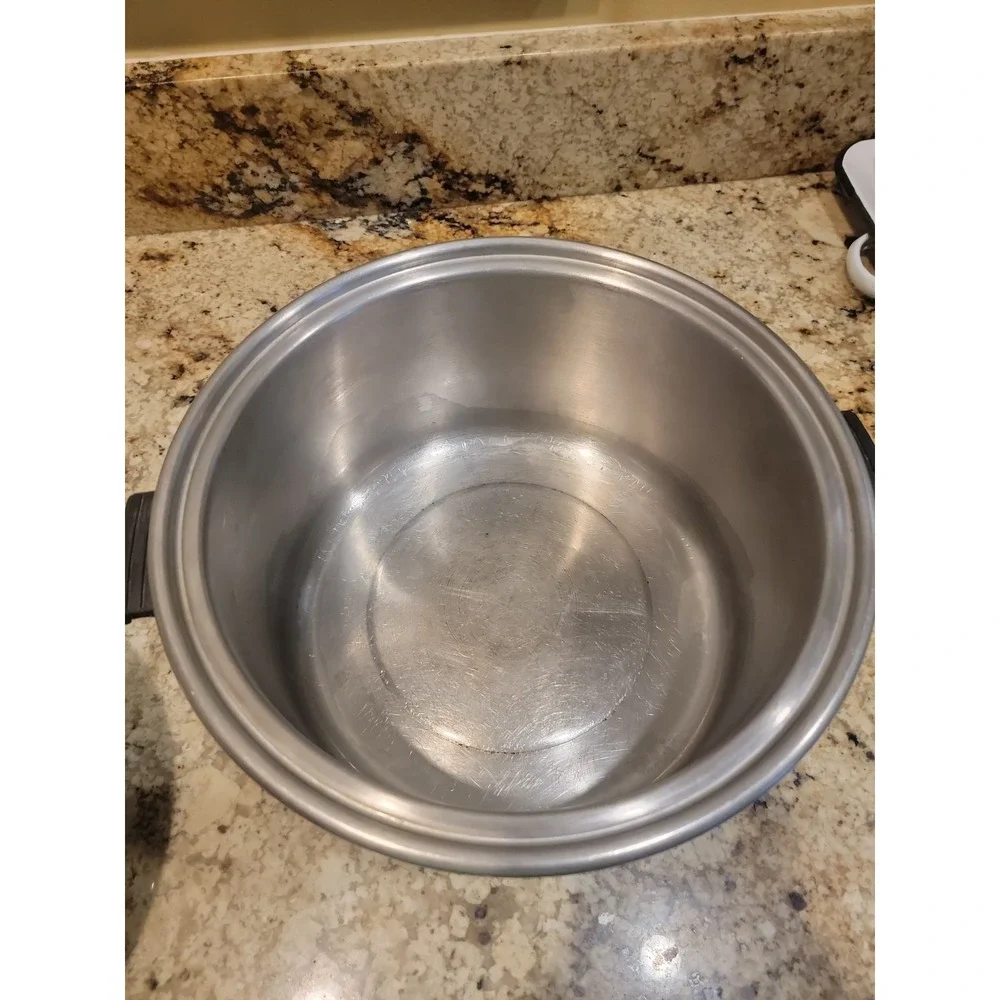 Vintage Flavorseal by Pluramelt  Stainless Steel 18-8 6QT Sauce Pot